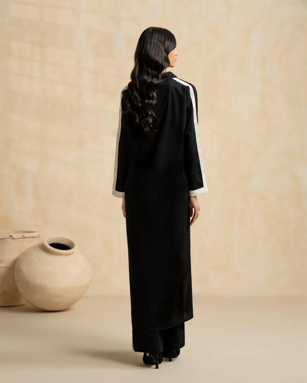 Stitched Autumn ’25 2-Piece Silk Black/White